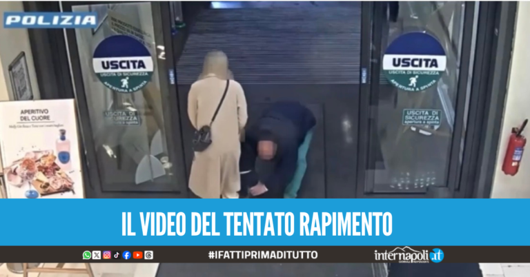 Terrore in un supermercato, tenta di strappare bimba alla madre