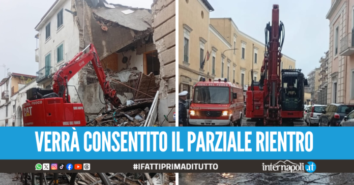Crollo palazzina a Casoria, al via le operazione per rimuovere le macerie