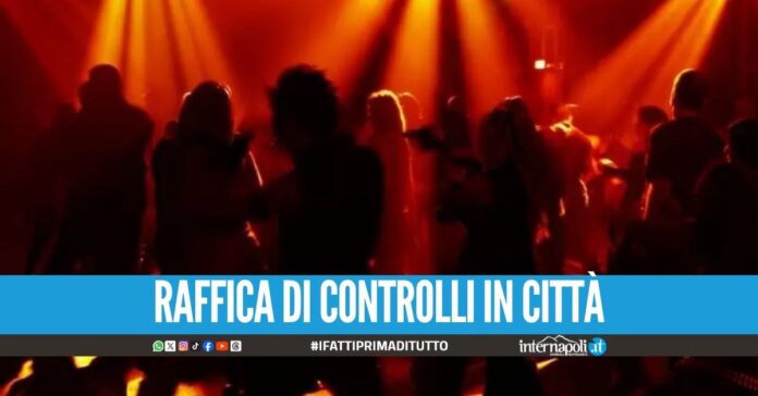Chiuso il noto locale a Napoli, folla di clienti nella serata