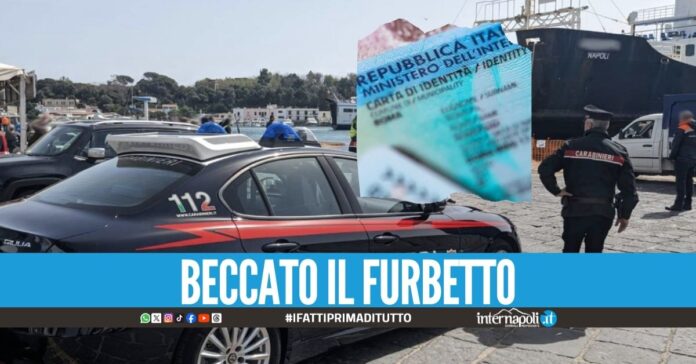 Voleva risparmiare i soldi del traghetto, arrestato al porto di Ischia