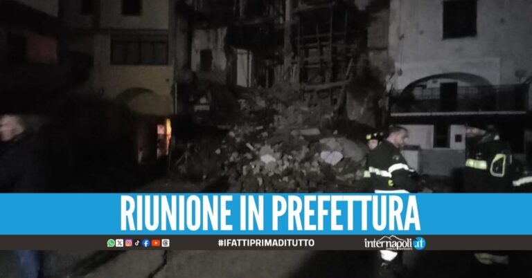 Crollo ad Arzano, 14 famiglie sgomberate dalla palazzina fatiscente