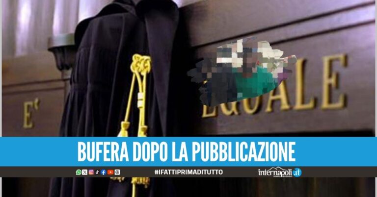 Si scatta una foto con uno scheletro e la posta sui social, operaio nei guai