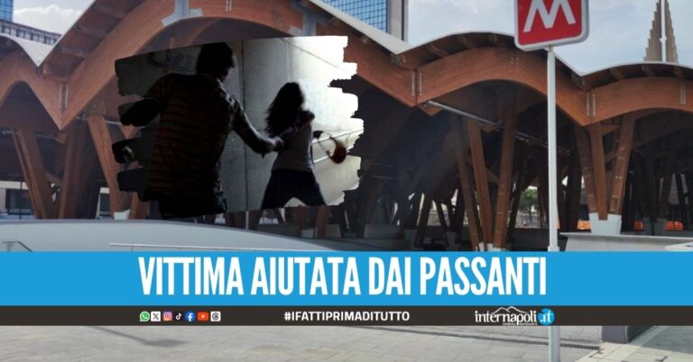 Rapinata fuori la stazione della Metro, fermato un 17enne a Napoli