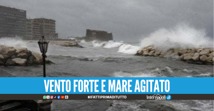 Non si placano le raffiche di vento, diramata l'allerta meteo in Campania