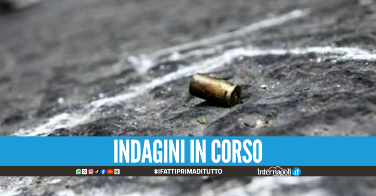 Spari nella notte a Napoli, colpita l'abitazione di una 32enne