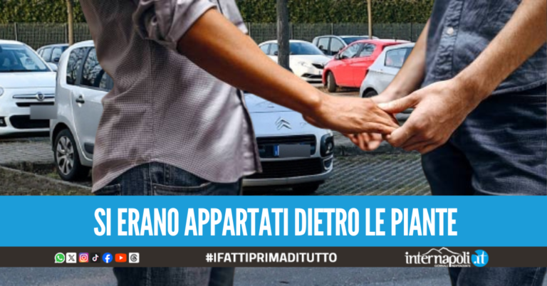 atti osceni uomini centro commerciale afragola