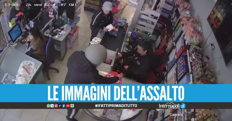 Rapina al Sigma a Secondigliano, clienti ignorano il bandito