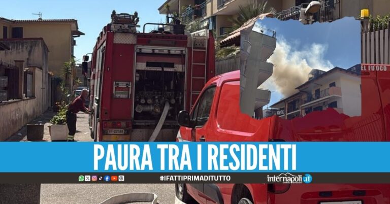 Incendio nel parco residenziale a Giugliano, fiamme nella mansarda