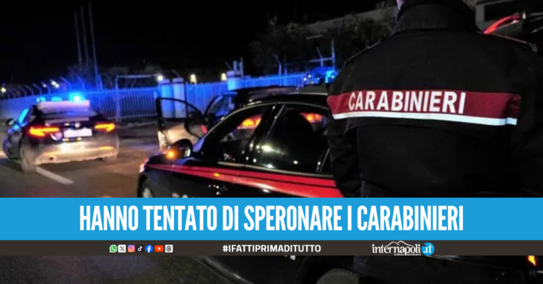 Scappano all'alt e si schiantano col furgone dopo 6 chilometri, tre arresti a Giugliano