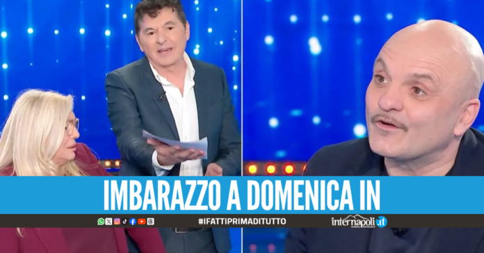 Teo Mammucari sbeffeggia Peppe Iodice: 