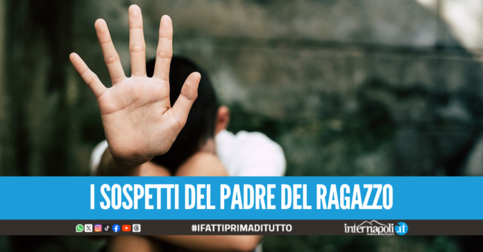 Abusava del figlio e inviava i video all'amante, il 14enne seviziato e drogato