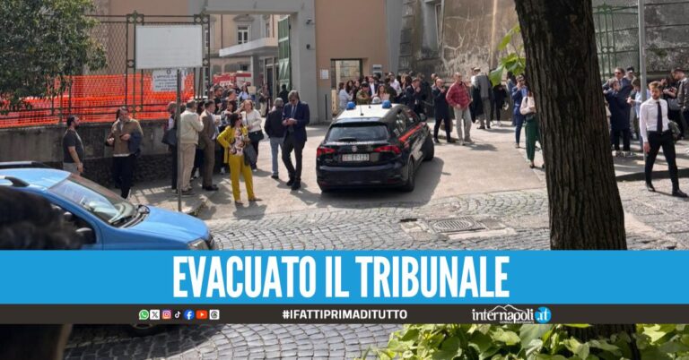 Paura al Tribunale di Napoli Nord, scatta l'allarme bomba