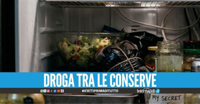 Nasconde 900 grammi di hashish in frigo, 19enne arrestato a Casoria