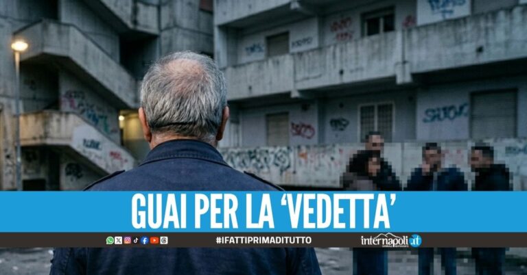 "Arrivano i carabinieri", portiere del palazzo denunciato a Scampia