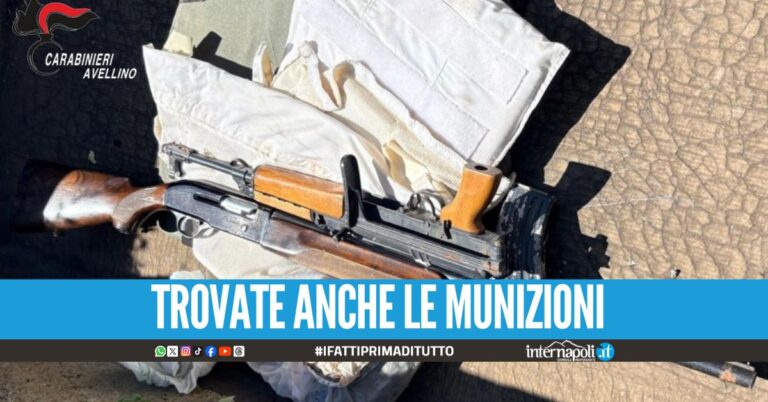 Scovato un kalashnikov nell'arsenale, indagine sui clan di camorra