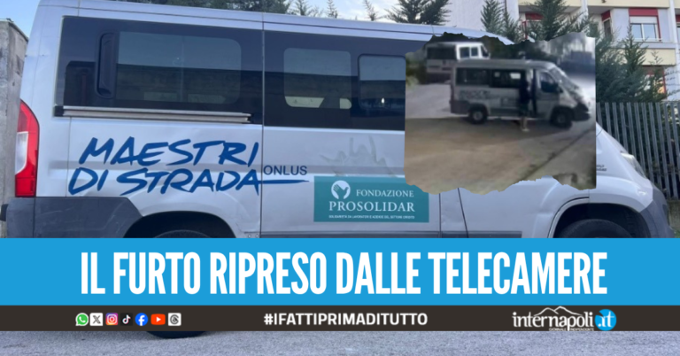 Raid contro i "Maestri di Strada" a Ponticelli, rubato il pulmino per i giovani studenti