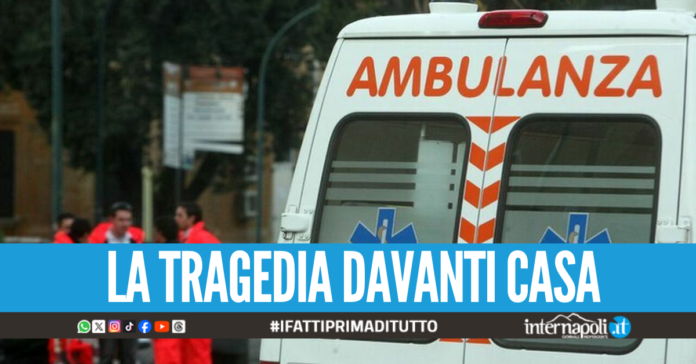 Travolta dall'auto in retromarcia, bimba di 2 anni muore durante la corsa in ospedale