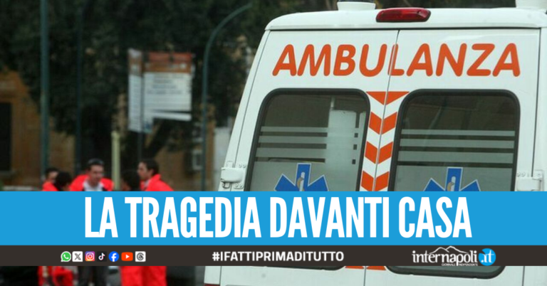 Travolta dall'auto in retromarcia, bimba di 2 anni muore durante la corsa in ospedale