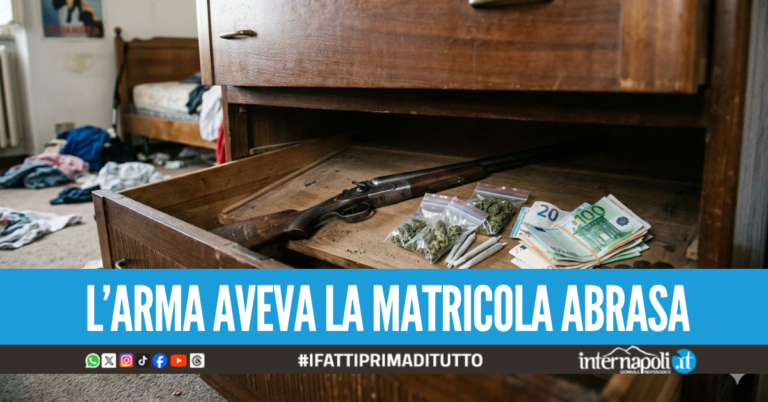 Non solo reperti scoperti a Pompei: aveva droga, fucile e soldi in contanti nascosti in casa
