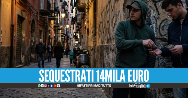 Blitz tra i vicoli Napoli, piazza scovata nella roccaforte dei pusher