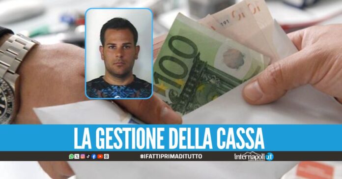 Le 'mesate' ai ras pagate con i soldi del racket, il sistema del clan di Arzano