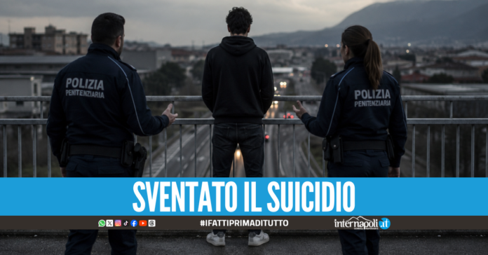 Tenta di lanciarsi dal cavalcavia a Napoli, salvato da due agenti della Penitenziaria