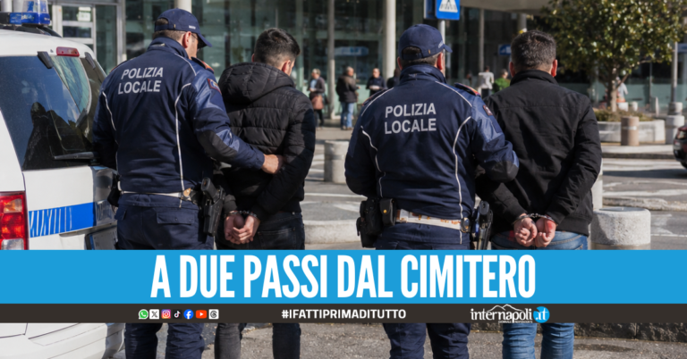 Sesso in pieno giorno dietro al centro commerciale, nei guai due uomini ad Afragola