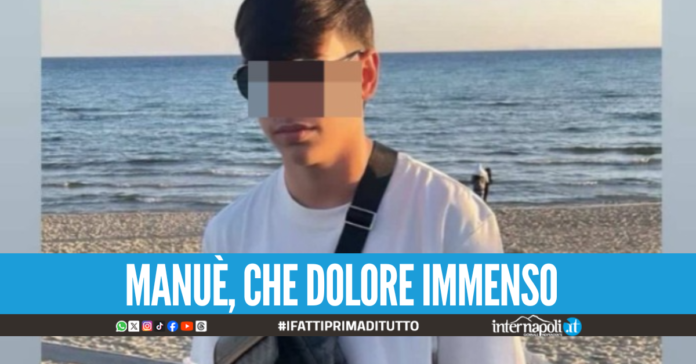 Scampia, dolore e lacrime per la morte del 15enne Manuele