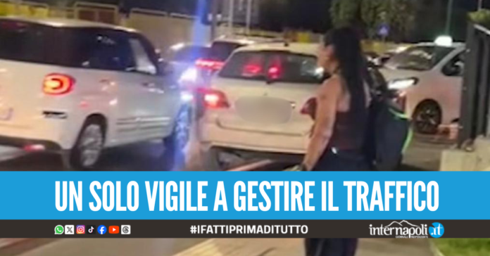 Caos all'aeroporto di Capodichino, traffico in tilt e taxi contromano per evitare gli ingorghi