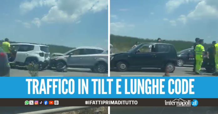 Schianto a catena sull'Asse Mediano, veicoli in coda verso l'uscita Aversa-Melito