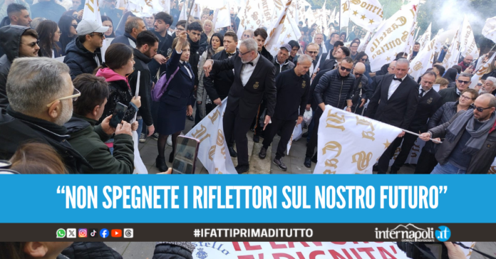 I lavoratori della Sonrisa incrociano le braccia, fissato sit-in di protesta fuori al Castello