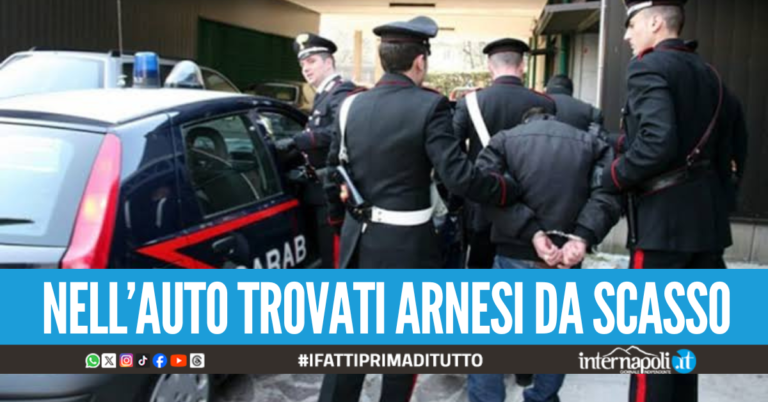 Si barricano in auto dopo essere fuggiti all’alt e aver tamponato un’auto, doppio arresto a Casoria