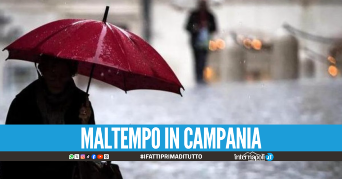 Temporali improvvisi in Campania, diramata l'allerta meteo: le zone interessate
