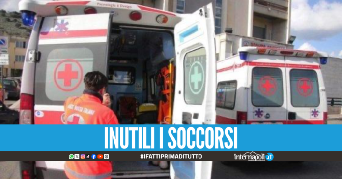 Tragedia per il caldo a Napoli, uomo si accascia a terra e muore