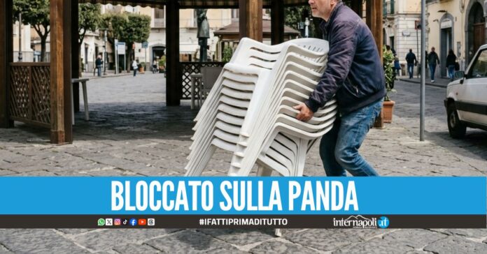 Parte da Napoli per rubare 12 sedie dal bar di Aversa: arrestato un 48enne