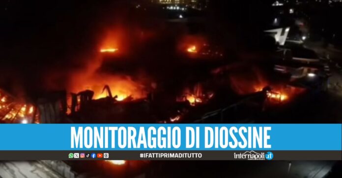Incendio alla Termoplast di Sarno, partono i controlli dell'Arpac