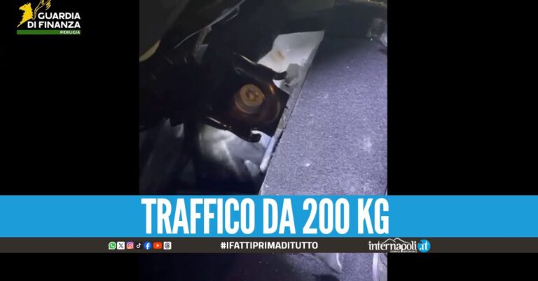 Vendevano la cocaina ai clan di camorra, 6 arresti nel blitz