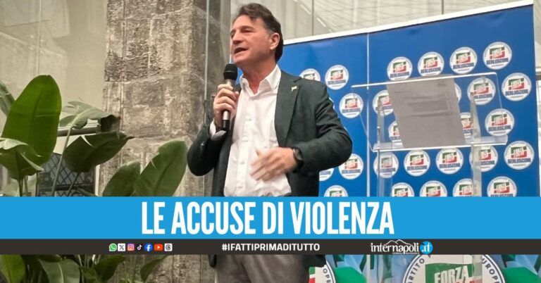 "Io bello, lei è normale", il senatore di FI si difende dalle accuse di violenze sessuale..