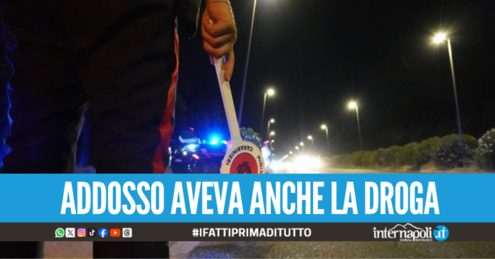 Fugge all'alt con lo scooter rubato ma si schianta contro l'auto dei carabinieri, preso 20enne a Teverola