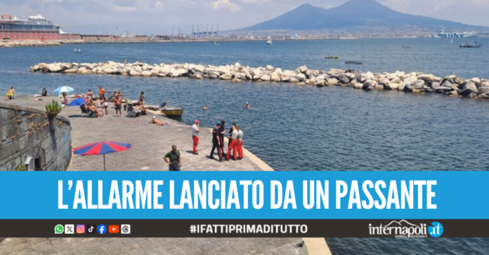Choc sul Lungomare di Napoli, rinvenuto cadavere in mare tra gli scogli