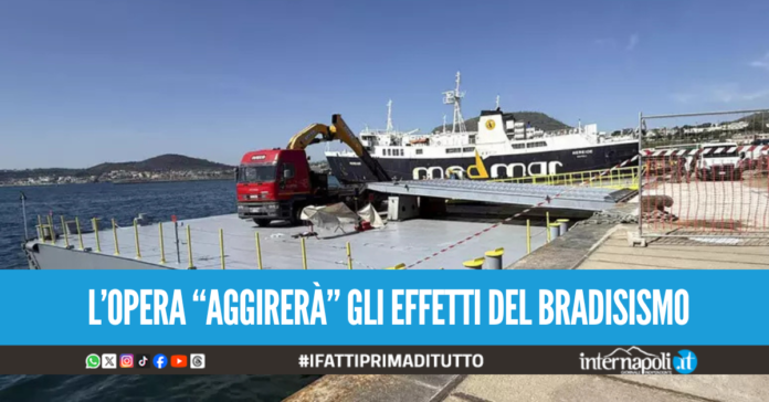 Aperto il pontone galleggiante al porto di Pozzuoli, attracchi più sicuri per i traghetti