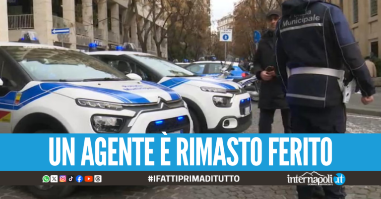 Non si ferma all'alt a Napoli e dà il via alla fuga da film, speronata auto della Municipale
