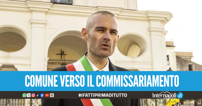 Terremoto a Castel Volturno, il sindaco Marrandino si dimette dopo la richiesta d'arresto