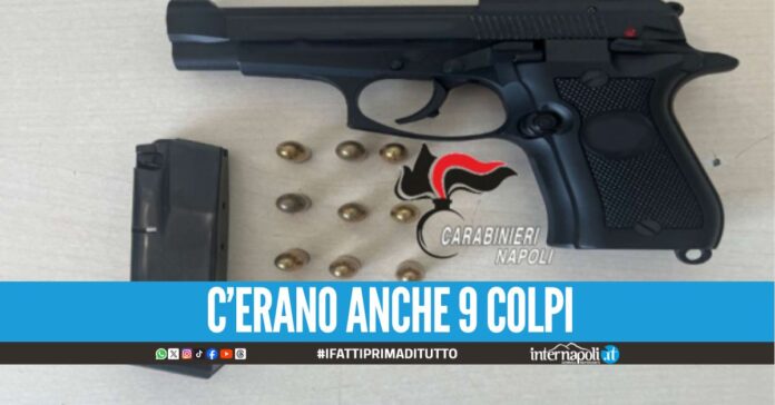 Blitz in casa a Frattamaggiore, beccato con la pistola rubata