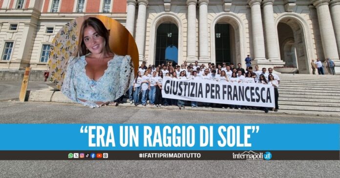 La protesta degli amici e dei familiari di Francesca Tucci: 