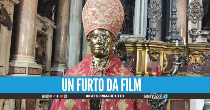 Tenta di rubare la mitra di San Gennaro, arrestato nel Duomo di Napoli