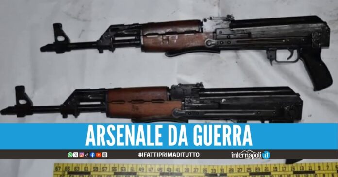 Nasconde due kalashnikov nel condizionatore, arrestato a Napoli