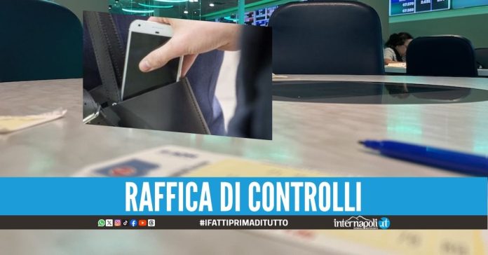 Ruba lo smartphone nella sala bingo, beccato in albergo ad Ischia