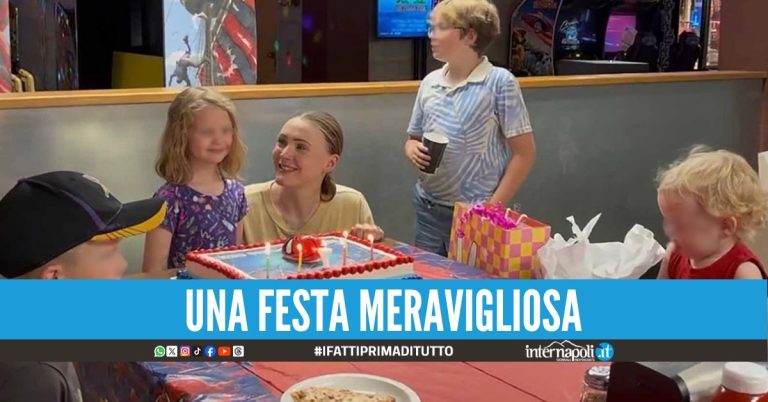 Nessuno va al compleanno della figlia, la mamma invita tutto il paese alla festa