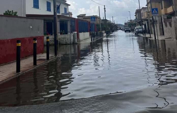 Bomba d'acqua su Napoli e provincia, arrivano i primi danni